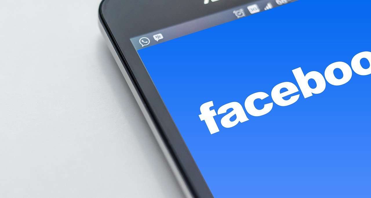 Nu stryps till och med helt vanlig debatt på Facebook